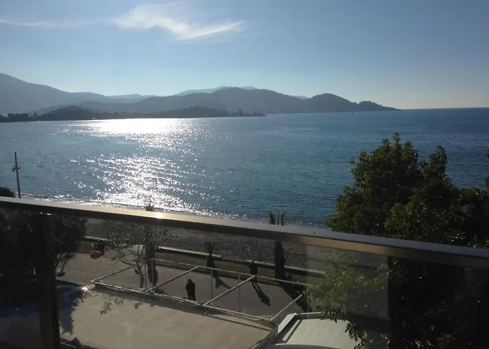 Апарт-отель George's Boutique *