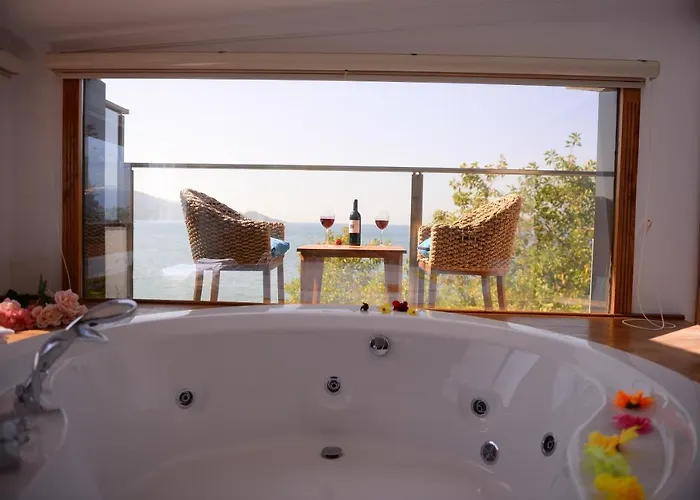 Апарт-отель George's Boutique *