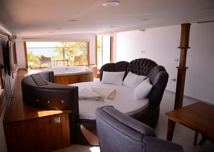 Апарт-отель George's Boutique