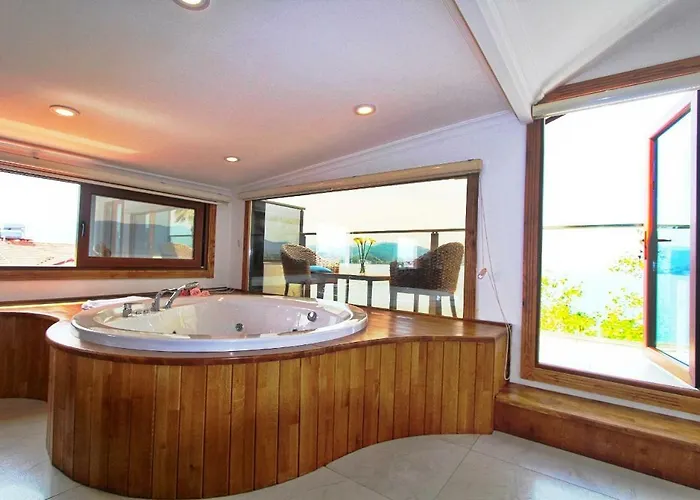 George's Boutique Апарт-отель Фетхие